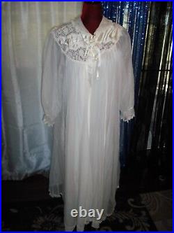 Marilyn Monroe Owned & Worn 1950's Sheer white lace robe from Stylist Guilaroff