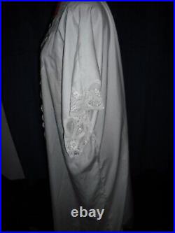Marilyn Monroe Owned & worn 1950's Sheer white lace robe from Stylist Guilaroff