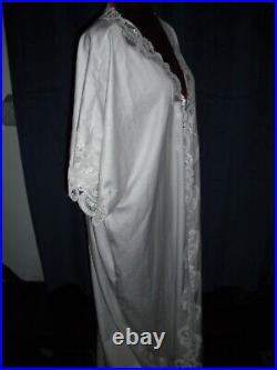 Marilyn Monroe Owned & worn 1950's Sheer white lace robe from Stylist Guilaroff